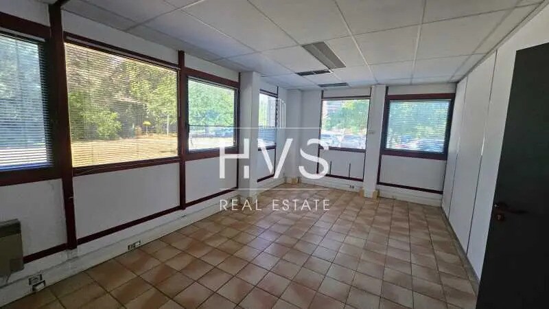 Office in Meyreuil for lease - Interior Photo - Image 3 of 7