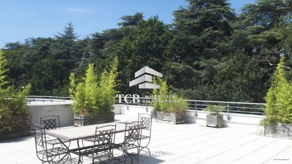 Office in Carquefou for lease - Building Photo - Image 3 of 5