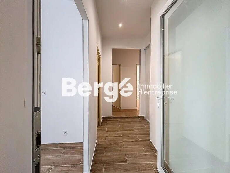 Office in Nice for lease - Interior Photo - Image 2 of 10