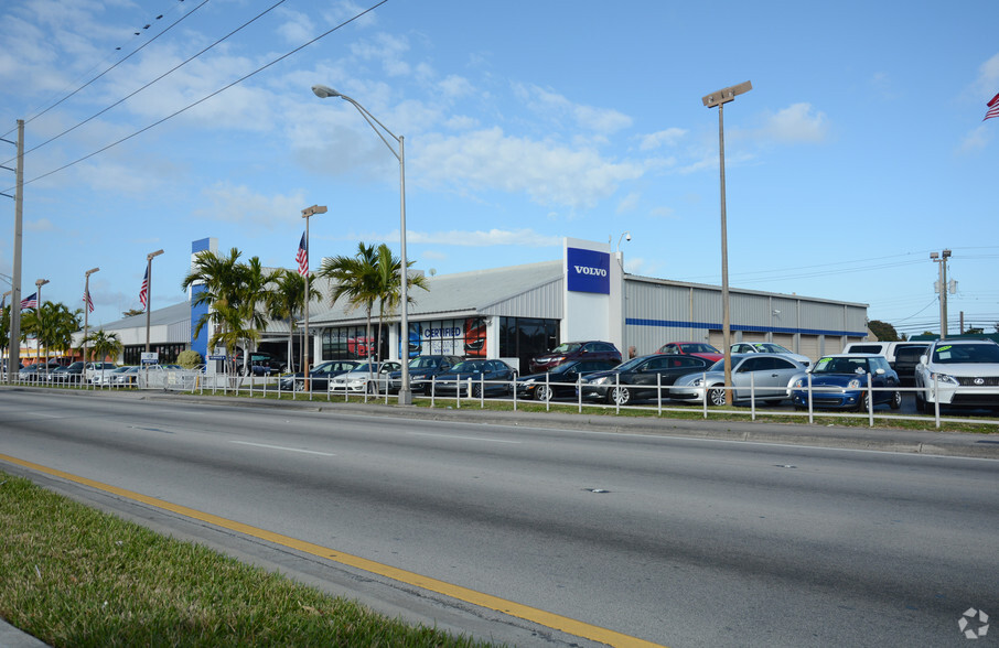 19275 NW 2nd Ave, Miami, FL for lease - Building Photo - Image 2 of 8