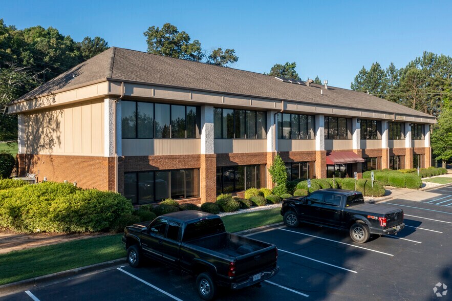 2032 Valleydale Rd, Birmingham, AL 35244