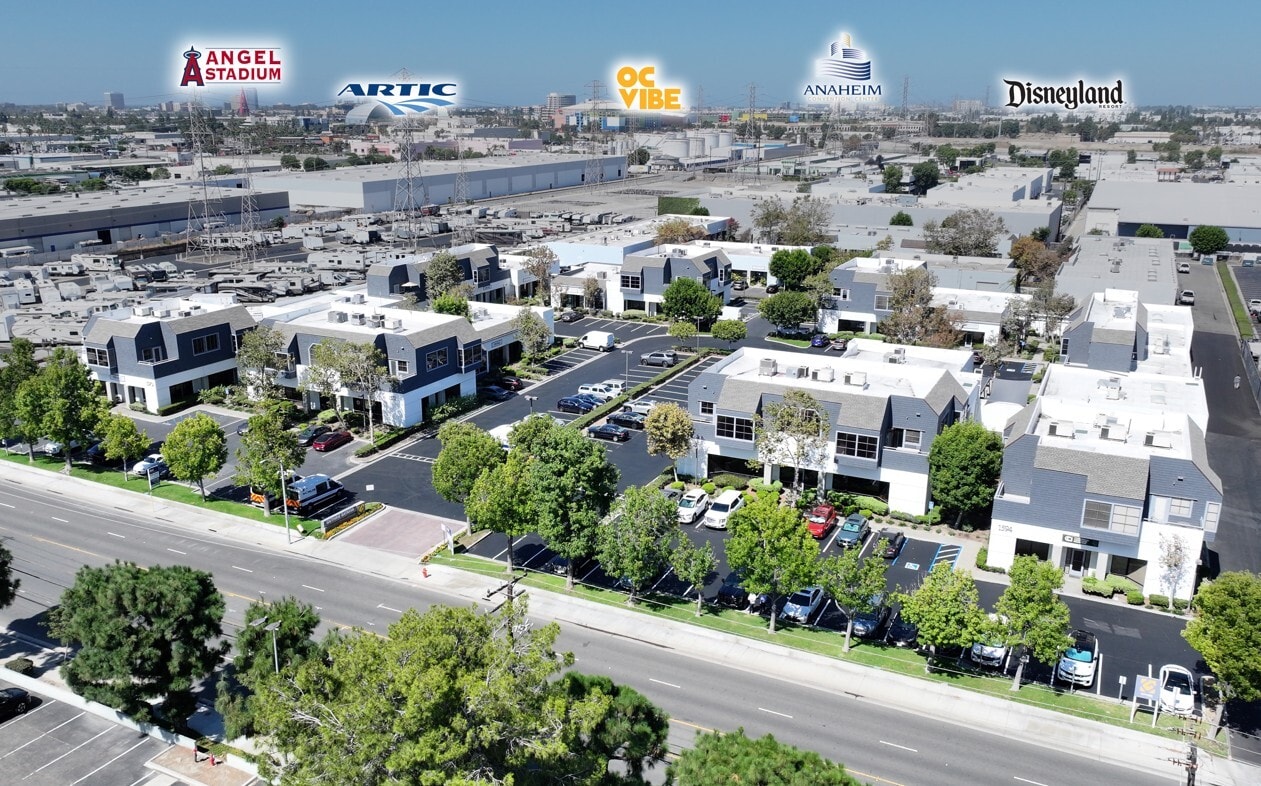 1590 N Batavia St, Orange, CA 92867 - Unit 3 - - Interior Photo - Image 2 of 2