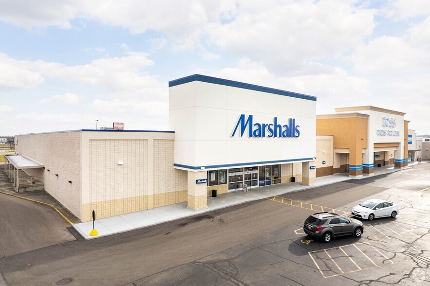 1645 N Spring St, Beaver Dam, WI for sale - Primary Photo - Image 2 of 9