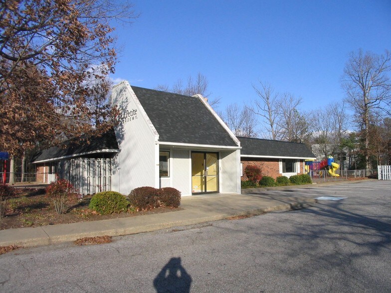 6401 Irongate Dr, Richmond, VA 23234