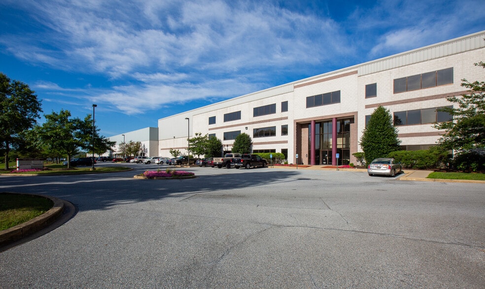 100 Lake Dr, Newark, DE for lease - Building Photo - Image 1 of 5