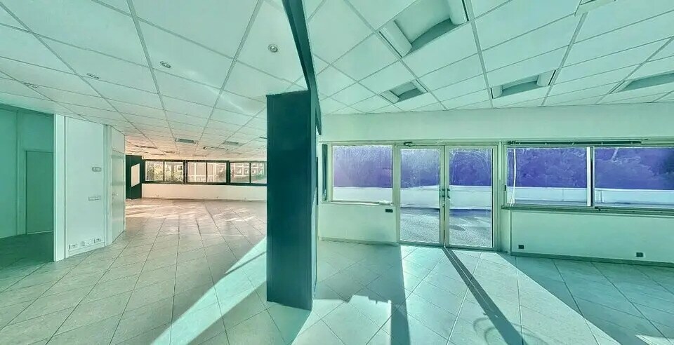 Office in Vallauris for lease - Interior Photo - Image 2 of 4