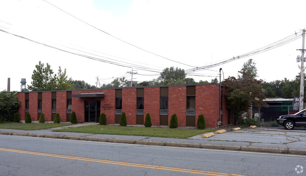 127 Fletcher Ave, Cranston, RI for sale - Primary Photo - Image 1 of 1