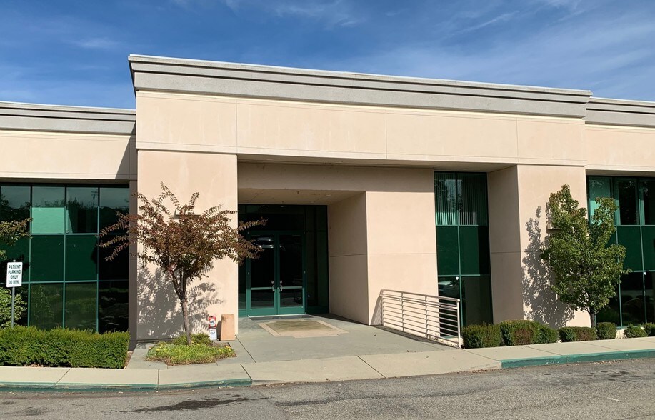 2701 Old Eureka Way, Redding, CA for sale - Building Photo - Image 1 of 1