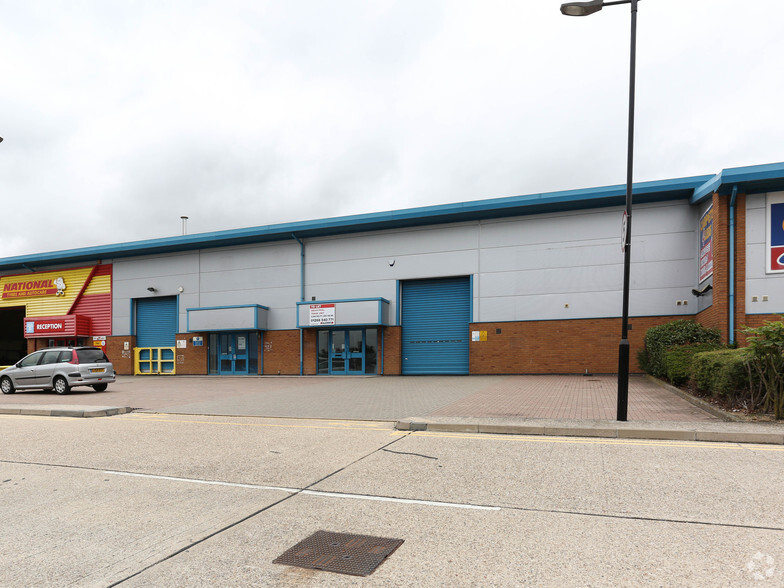 5-6 Miles Gray Rd, Basildon for sale - Building Photo - Image 2 of 2