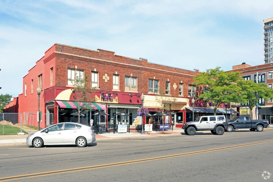 600 S Washington Ave, Royal Oak, MI for lease - Primary Photo - Image 1 of 12