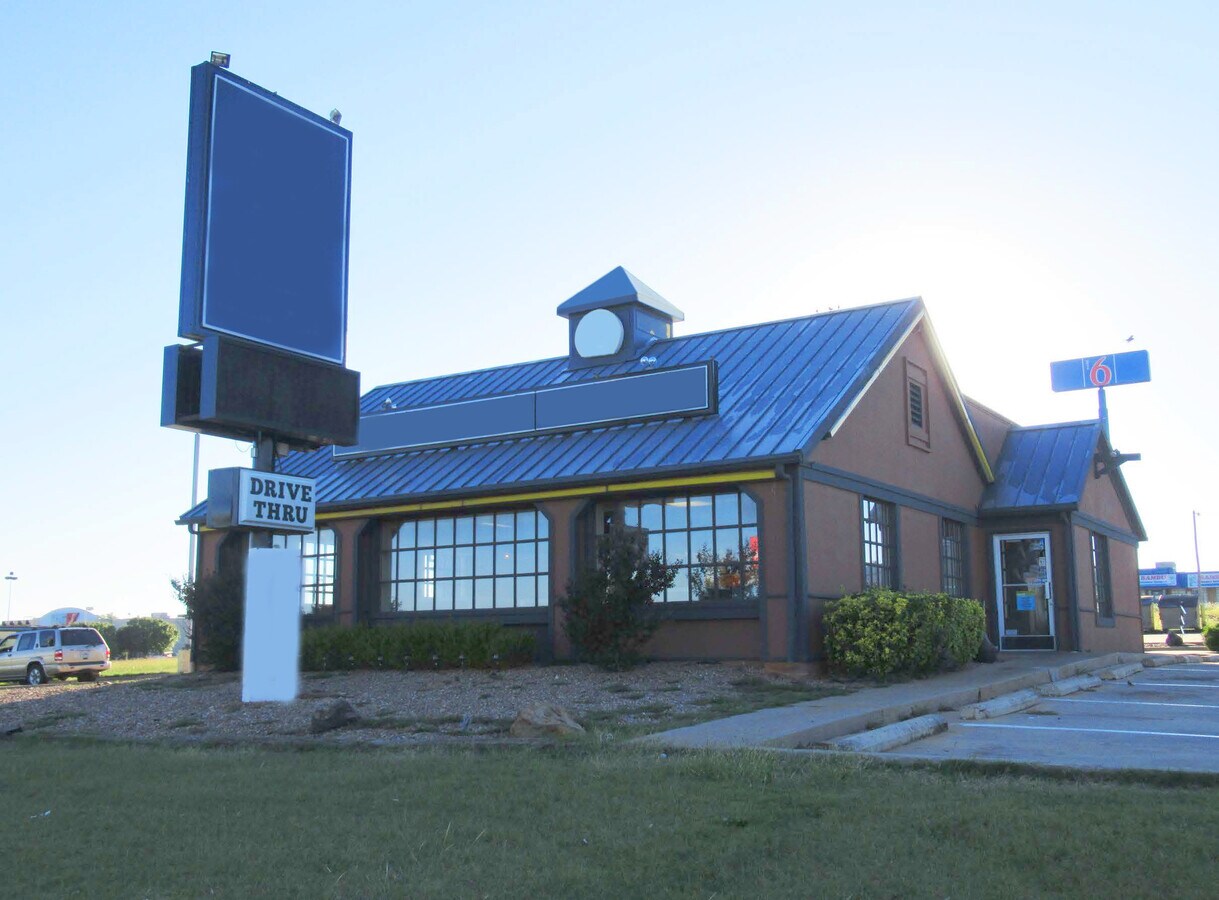 2311 Red Wheat Dr, Clinton, OK 73601