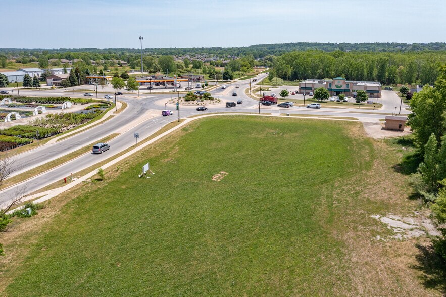 2350 Dickinson Rd, De Pere, WI 54115