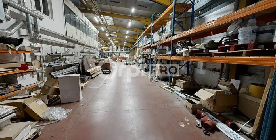 Flex in Vénissieux for lease - Interior Photo - Image 2 of 6