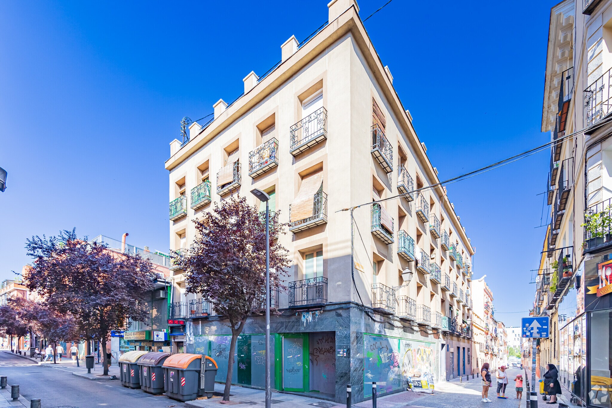 Calle de Juan Navarro, 30, Madrid, Madrid for sale Primary Photo- Image 1 of 1