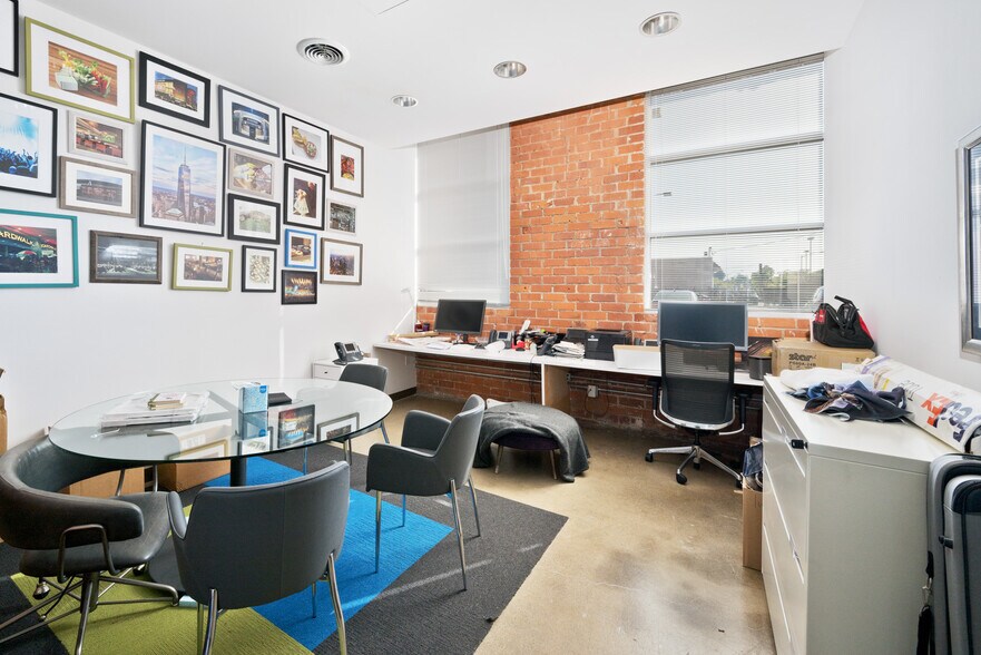 3830 Clarington Ave, Culver City, CA for lease - Interior Photo - Image 2 of 8