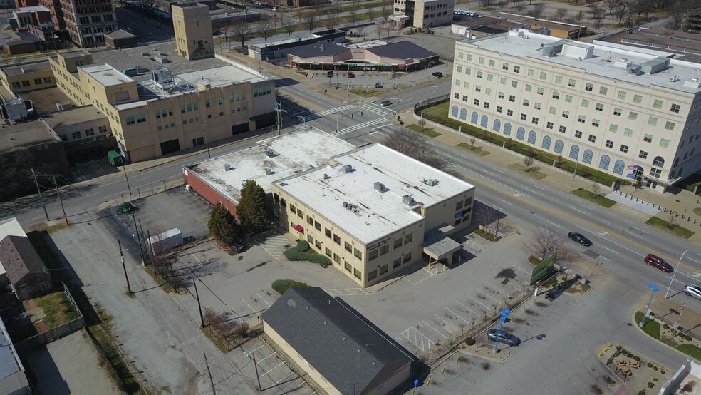 720 W Broadway, Louisville, KY for lease - Building Photo - Image 2 of 4