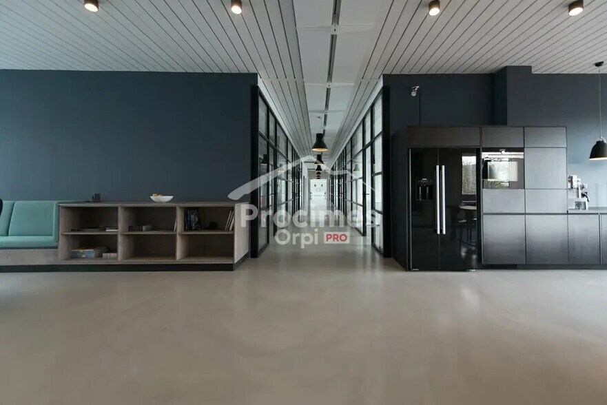 Office in La Motte-Servolex for lease - Building Photo - Image 2 of 9