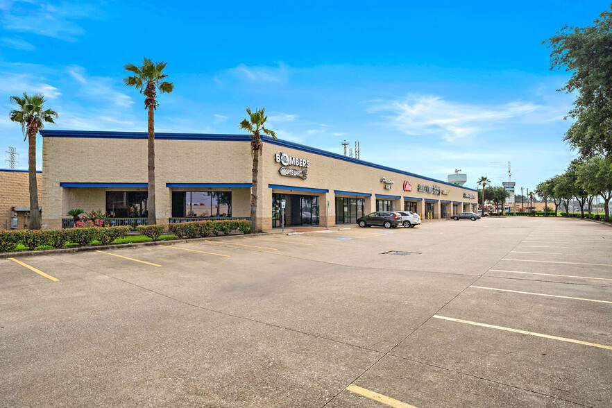 15255 Gulf Fwy, Houston, TX for lease - Building Photo - Image 1 of 10