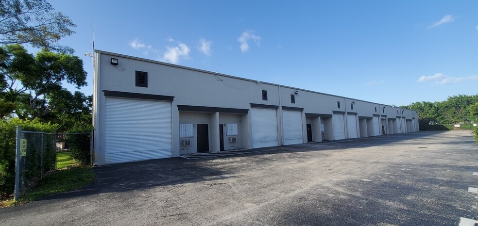 14315 SW 139th Ct, Miami, FL for lease - Building Photo - Image 1 of 7