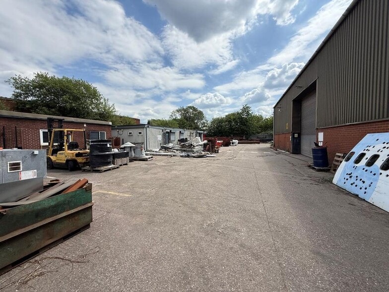 Gorton Cres, Manchester for lease - Building Photo - Image 2 of 8