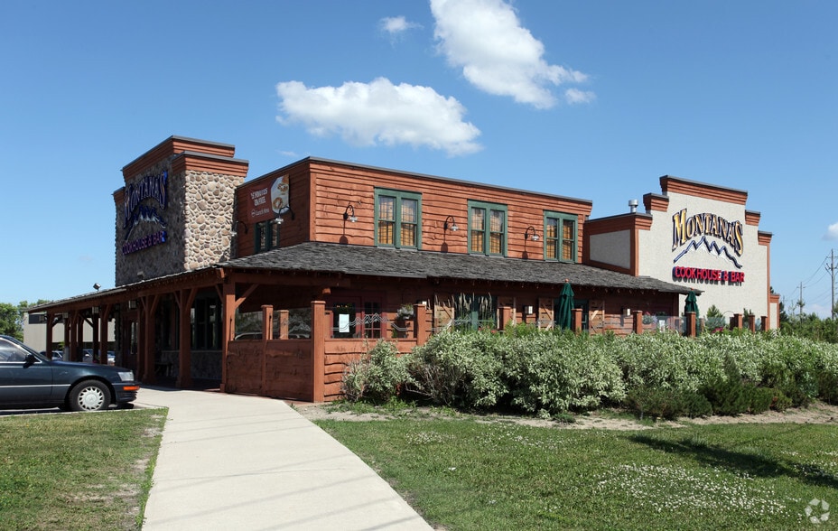 15 Skyway Ave, Toronto, ON for sale - Primary Photo - Image 1 of 1