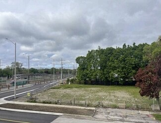 More details for 999 N Service Rd, Mississauga, ON - Land for Sale