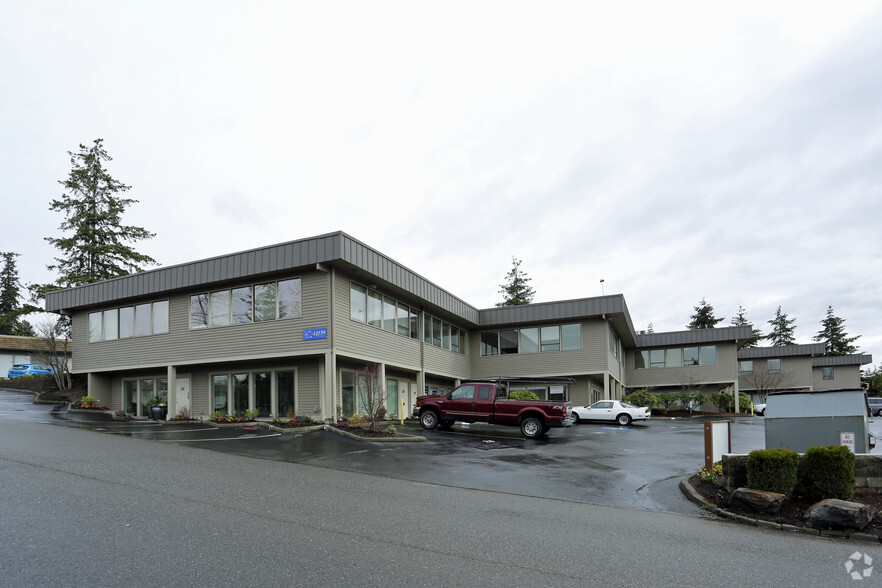 12729 Northup Way, Bellevue, WA for lease - Building Photo - Image 2 of 14