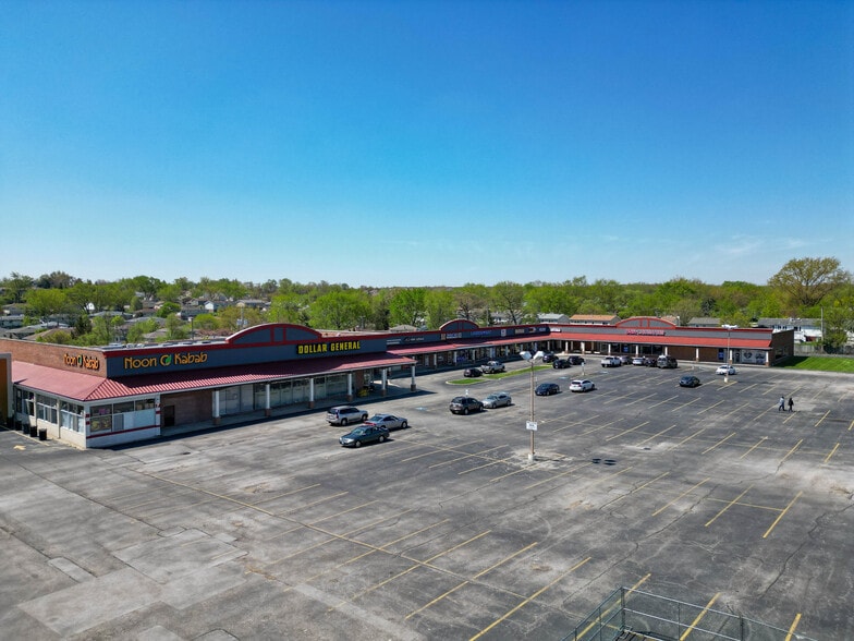 8821-8849 W 87th St, Hickory Hills, IL for sale - Primary Photo - Image 1 of 7