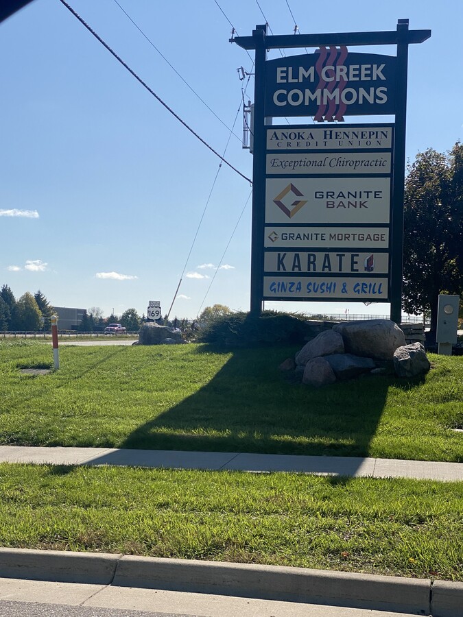 11660 Theatre Dr N, Champlin, MN 55316