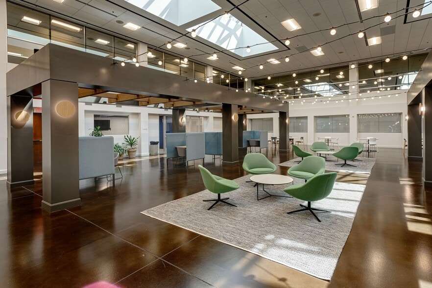 7100 Commerce Way, Brentwood, TN for lease - Building Photo - Image 3 of 8