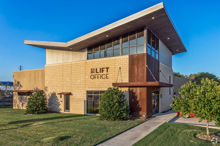 1090 Texan Trl, Grapevine, TX for sale - Primary Photo - Image 1 of 1