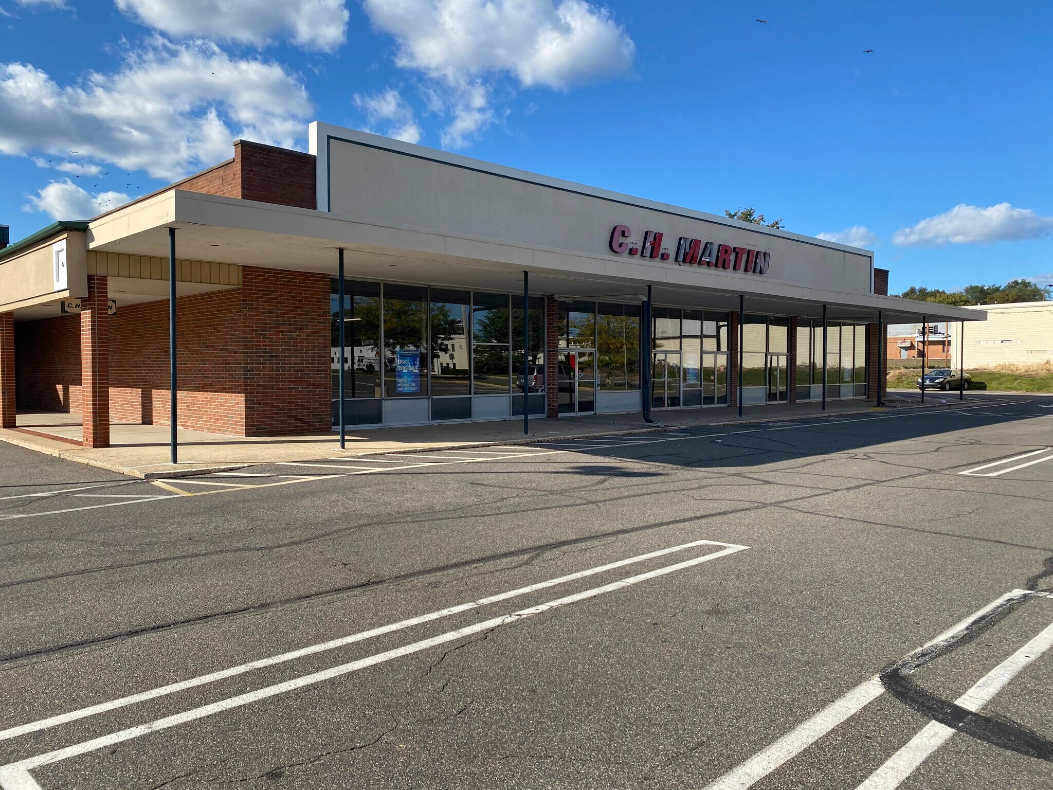 25 Scotch Rd, Ewing, NJ 08628 Suburban Square