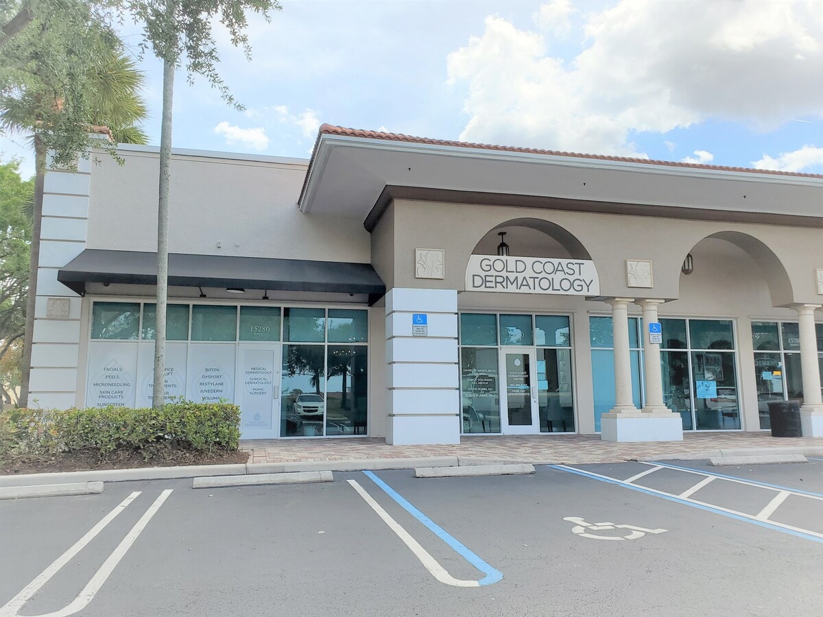 15280 S Jog Rd Delray Beach Fl 33446 Village Center Retail Plaza Loopnet Com