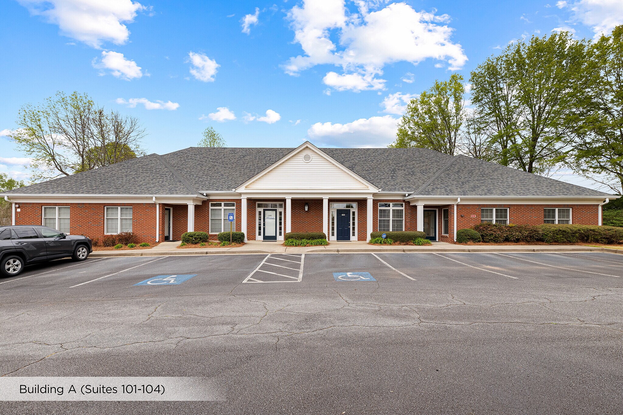 490 Sun Valley Dr, Roswell, GA for lease Building Photo- Image 1 of 3