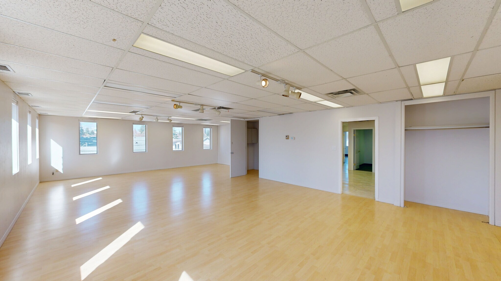 9919 Fairmount Dr SE, Calgary, AB for lease Interior Photo- Image 1 of 9