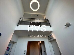 Office in Aix-en-Provence for lease Interior Photo- Image 1 of 6
