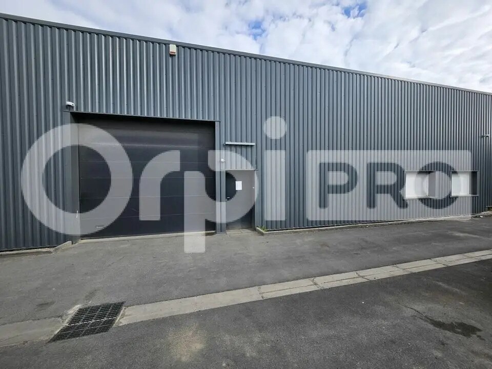 Flex in Reims for lease Building Photo- Image 1 of 8