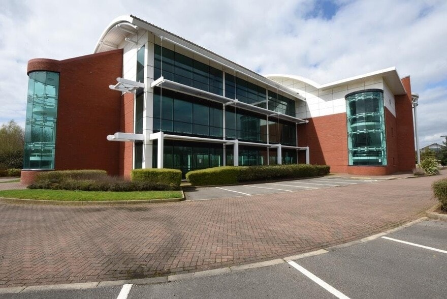 1200 Daresbury Park, Warrington for lease - Building Photo - Image 3 of 11