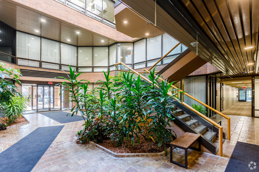 900 Victors Way, Ann Arbor, MI for lease - Lobby - Image 3 of 18