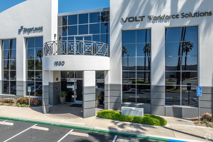 1650 Iowa Ave, Riverside, CA for lease - Building Photo - Image 2 of 3