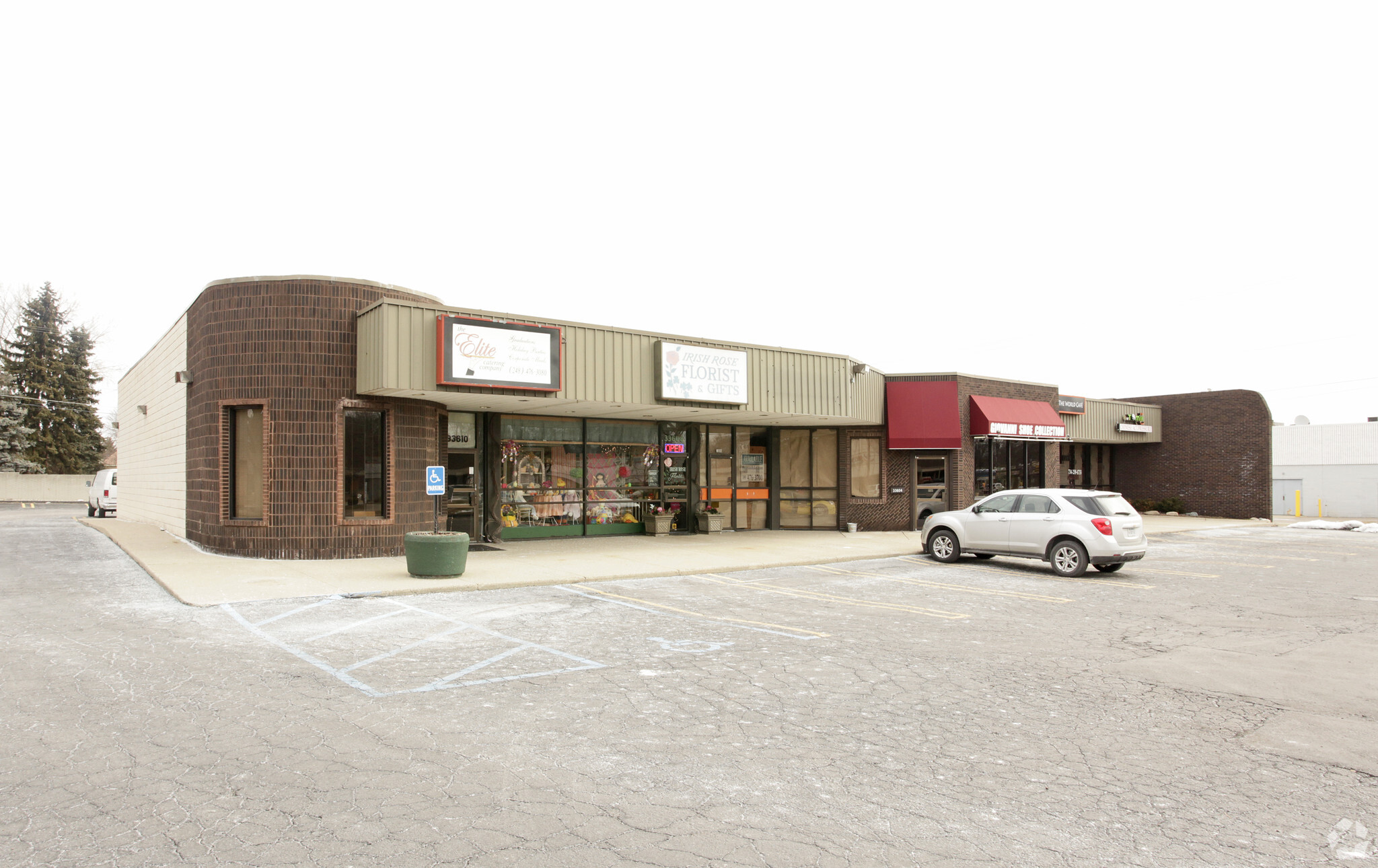 33600-33610 7 Mile Rd, Livonia, MI for sale Building Photo- Image 1 of 1