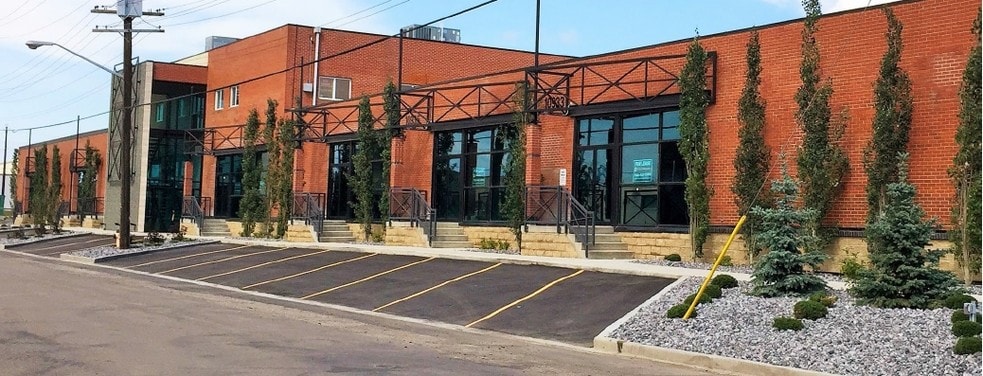 10939 120th St NW, Edmonton, AB for lease - Building Photo - Image 2 of 108