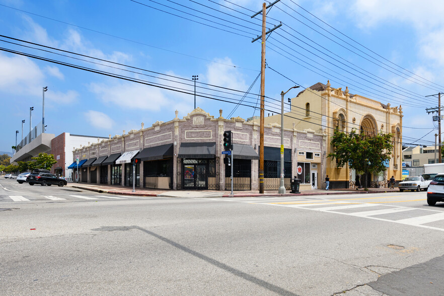 700 N Heliotrope Dr, Los Angeles, CA for lease - Building Photo - Image 1 of 4