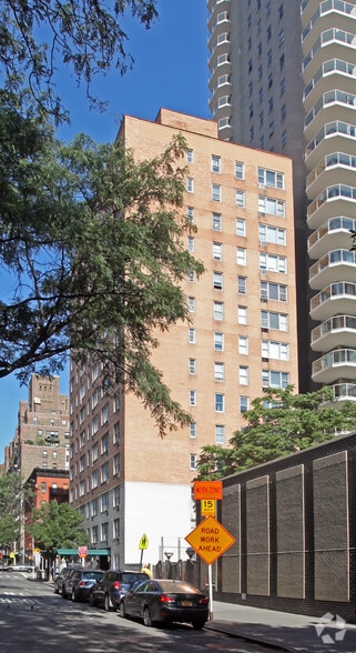 1404 2nd Ave, New York, NY for sale - Primary Photo - Image 1 of 1