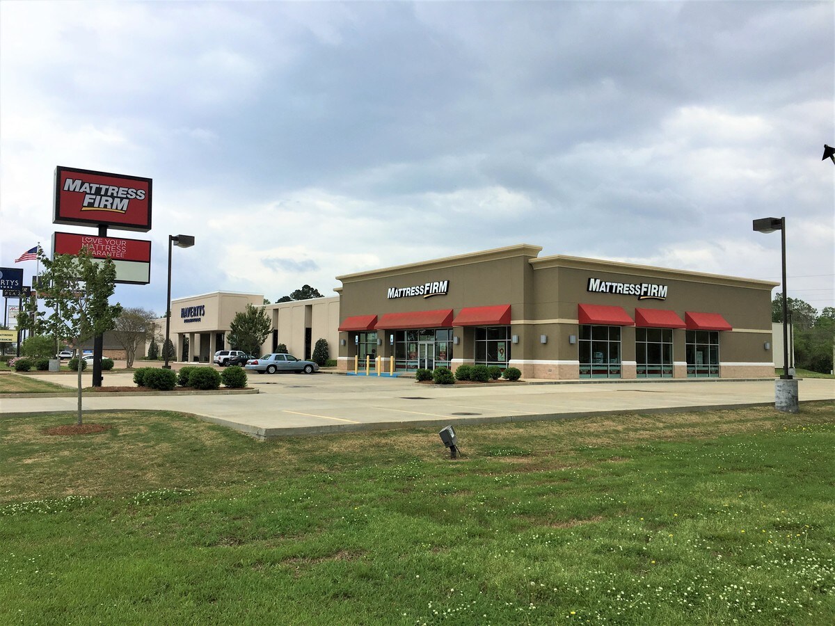 2260 S MacArthur Dr, Alexandria, LA 71301