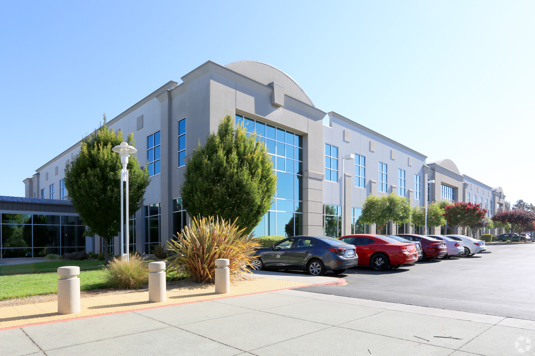 2000-2100 S McDowell Boulevard Ext, Petaluma, CA for lease Primary Photo- Image 1 of 13