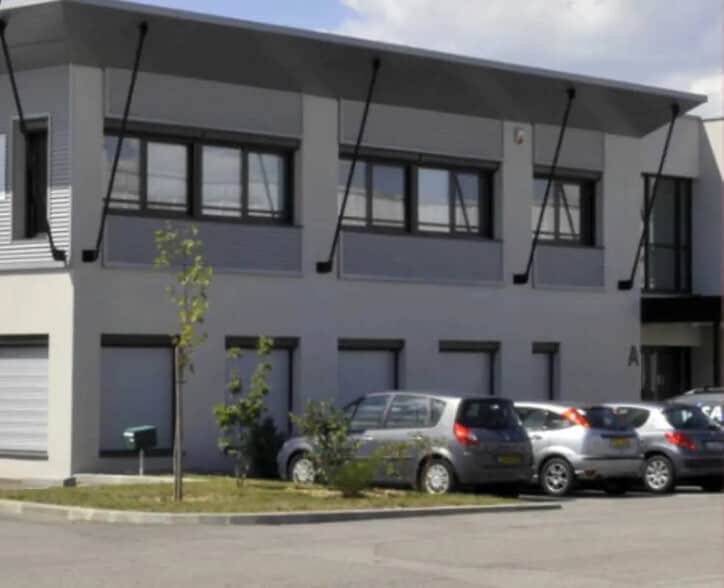 Flex in Saint-Priest for lease - Building Photo - Image 2 of 19