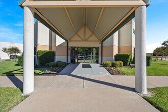 2500 Discovery Blvd, Rockwall, TX for lease Building Photo- Image 2 of 18