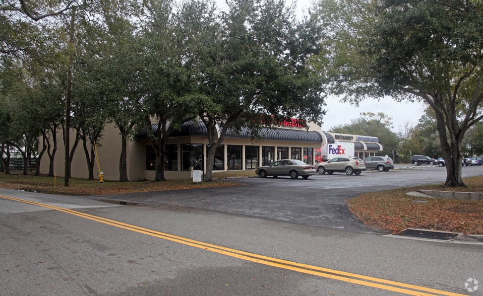 4760 E Bay Dr, Clearwater, FL for lease - Building Photo - Image 3 of 4