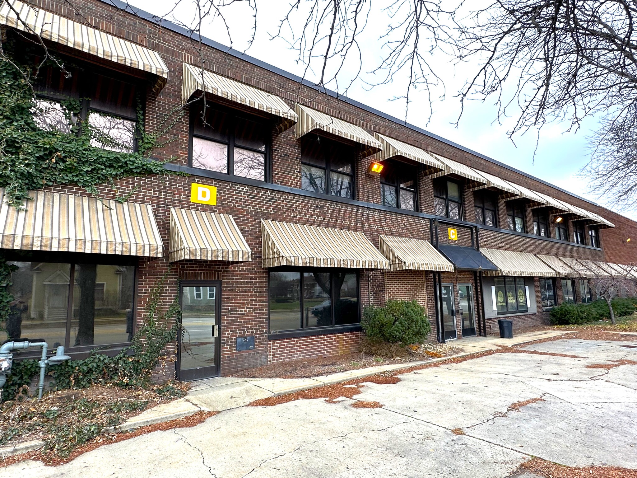 1907 Kishwaukee St, Rockford, IL for lease Building Photo- Image 1 of 15